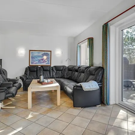 Oneida - 800m From The Sea By Interhome Nyaraló *